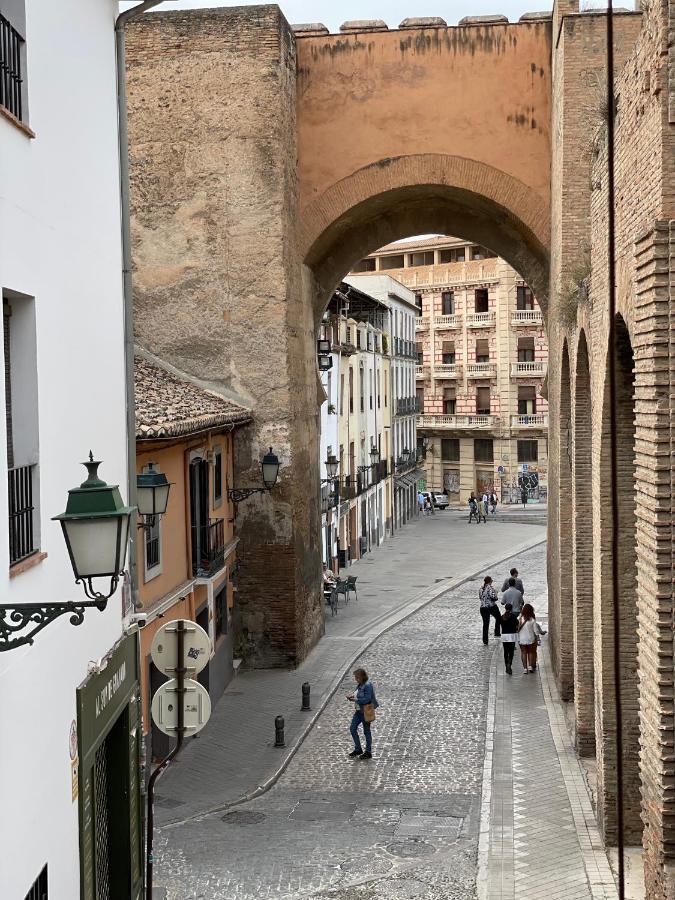 شقة Sleep In Historic Puerta Elvira غرناطة المظهر الخارجي الصورة