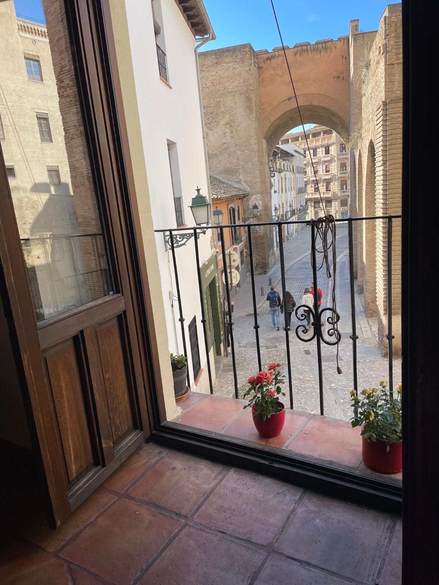 شقة Sleep In Historic Puerta Elvira غرناطة المظهر الخارجي الصورة